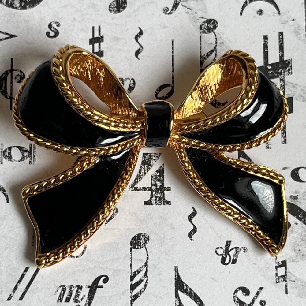 Vintage KENNETH J LANE for AVON Bow Necklace Enhancer
